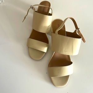 NEW w/o box Aeros also sandals 2.5 I ches heels size 12